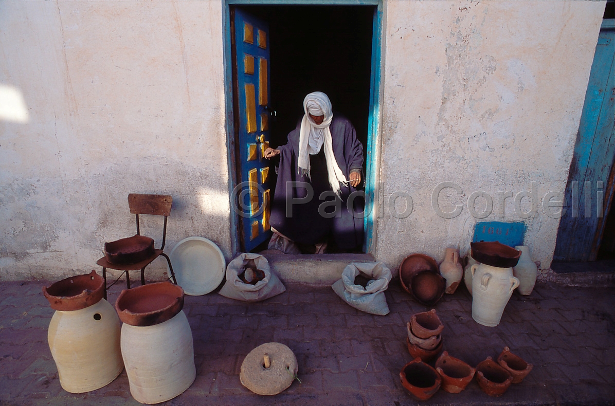 Spice shop, Douz, Tunisia
 (cod:Tunisia 08)